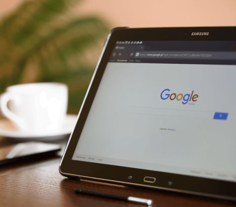 page google ouverte sur tablette