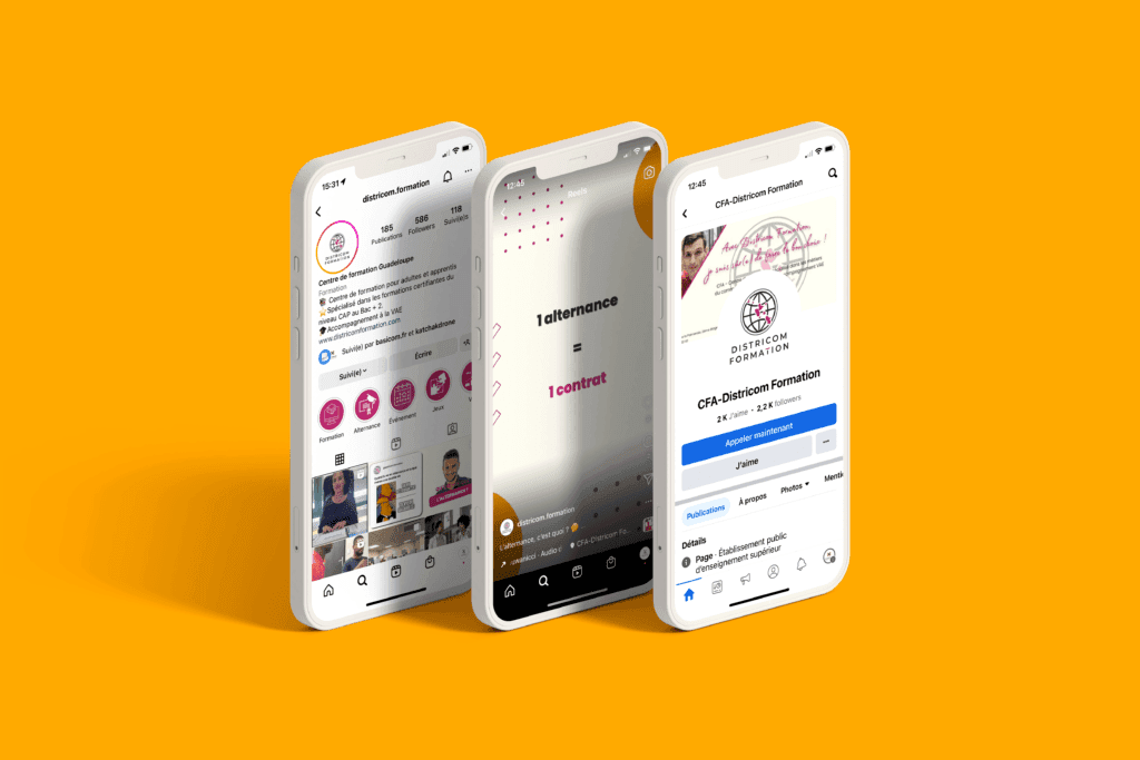 téléphone avec réseaux sociaux, newsletter et site internet